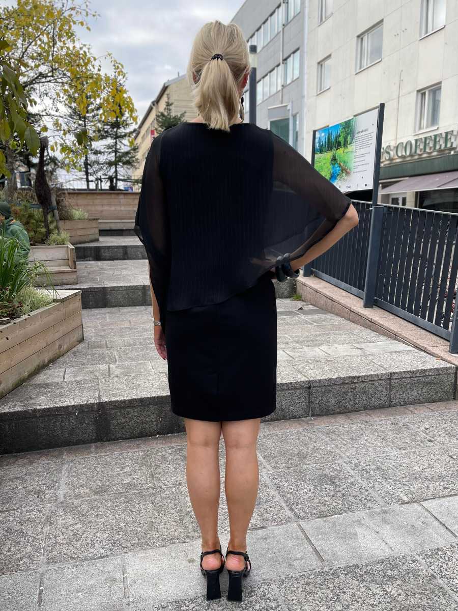 STI Julianna mekko, musta