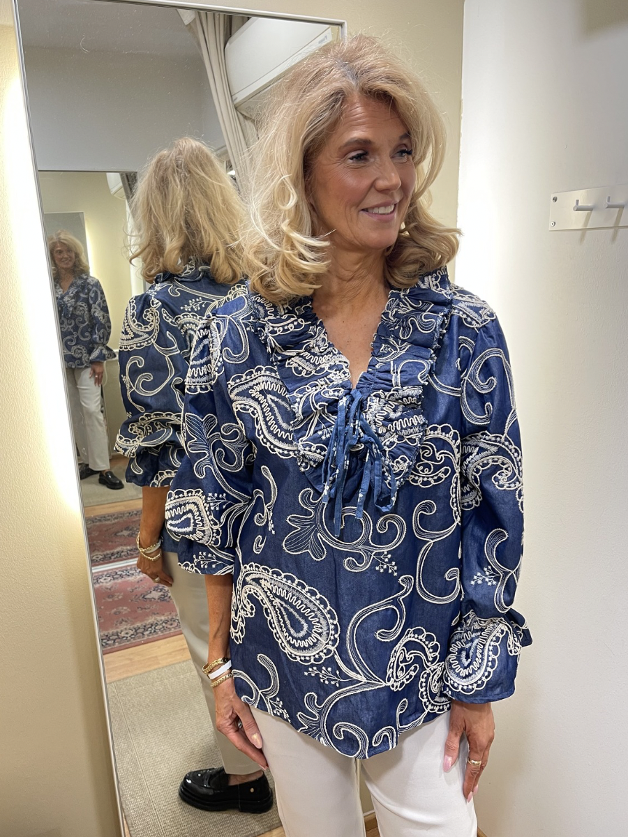 Isabella denimpaita kirjailtu, röyhelöllä