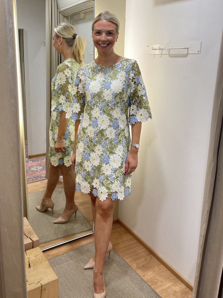 STI Camelia juhlamekko, helmen vihreä