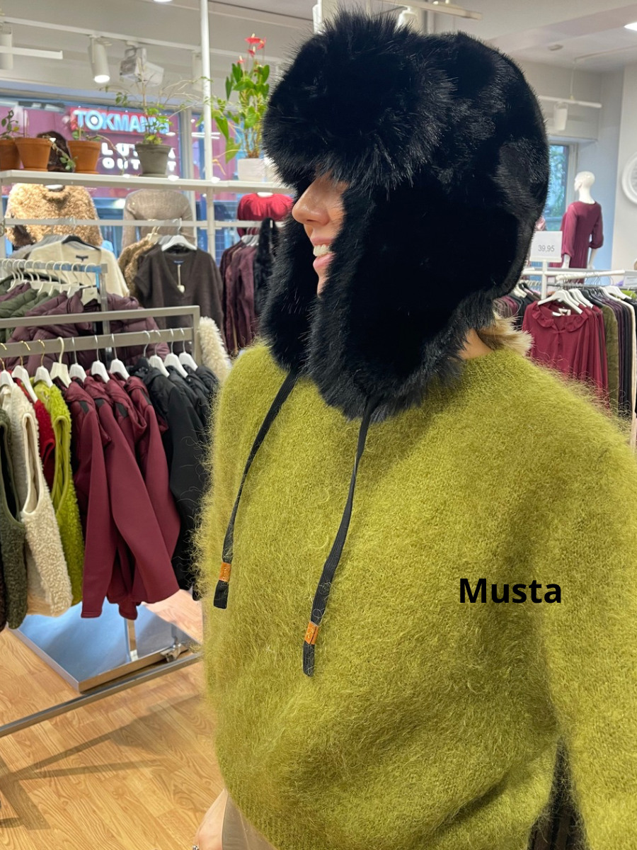 Nikita karvalakki, eri värejä