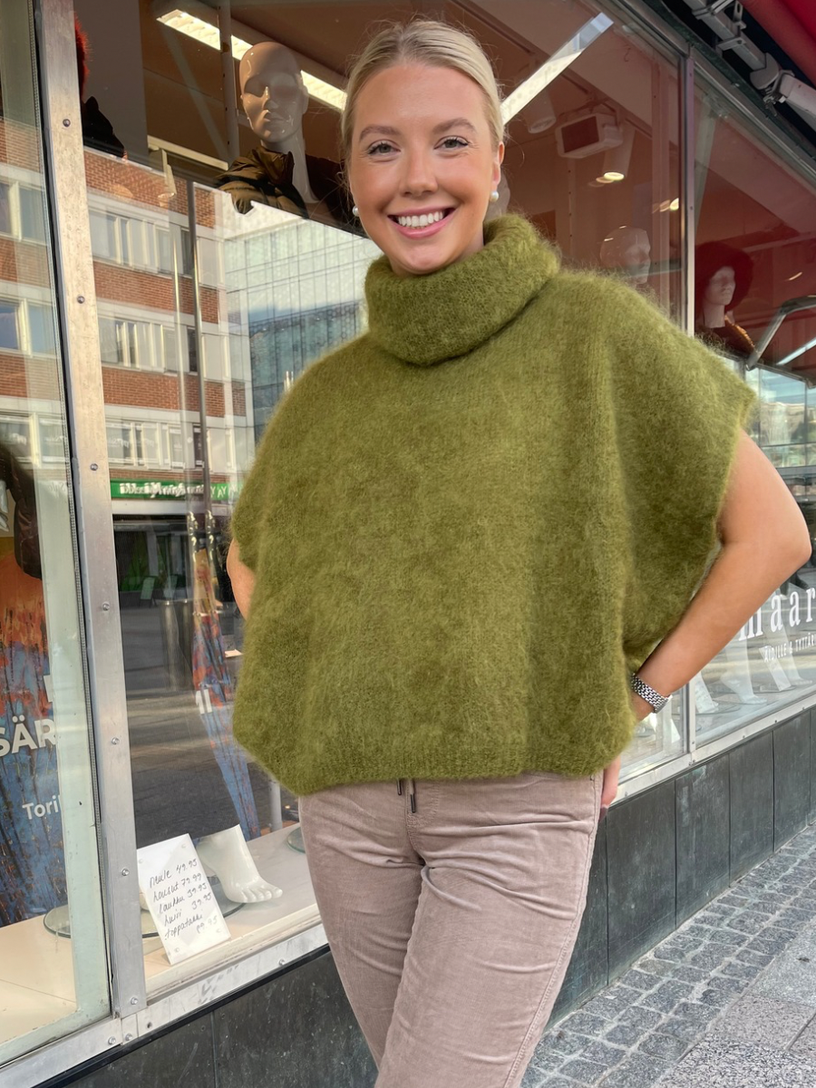 Mohairneuleliivi, eri värejä