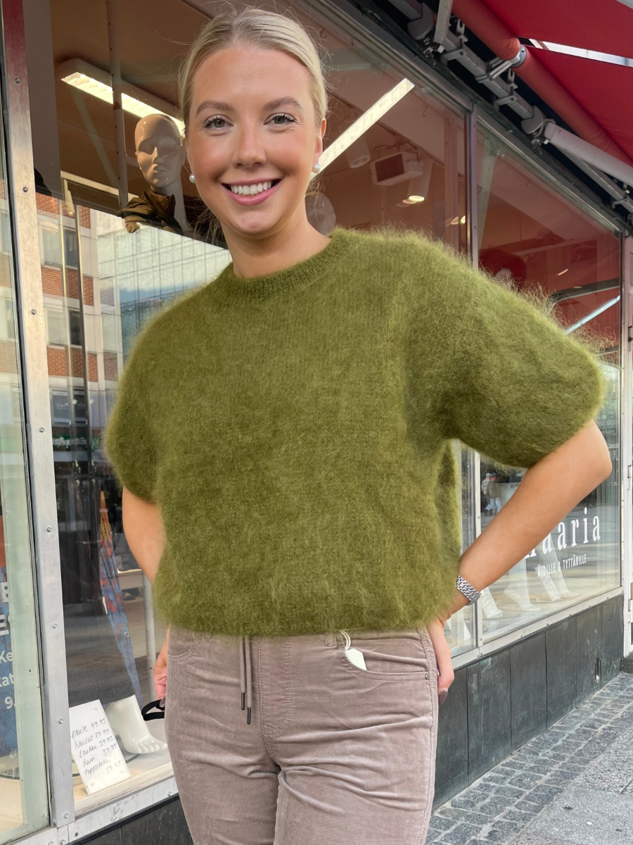 Syli mohairneule, lyhythihainen